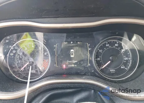 2014 Jeep Cherokee Latitude z USA, uszkodzony, nr VIN 1C4PJLCS0EW154674